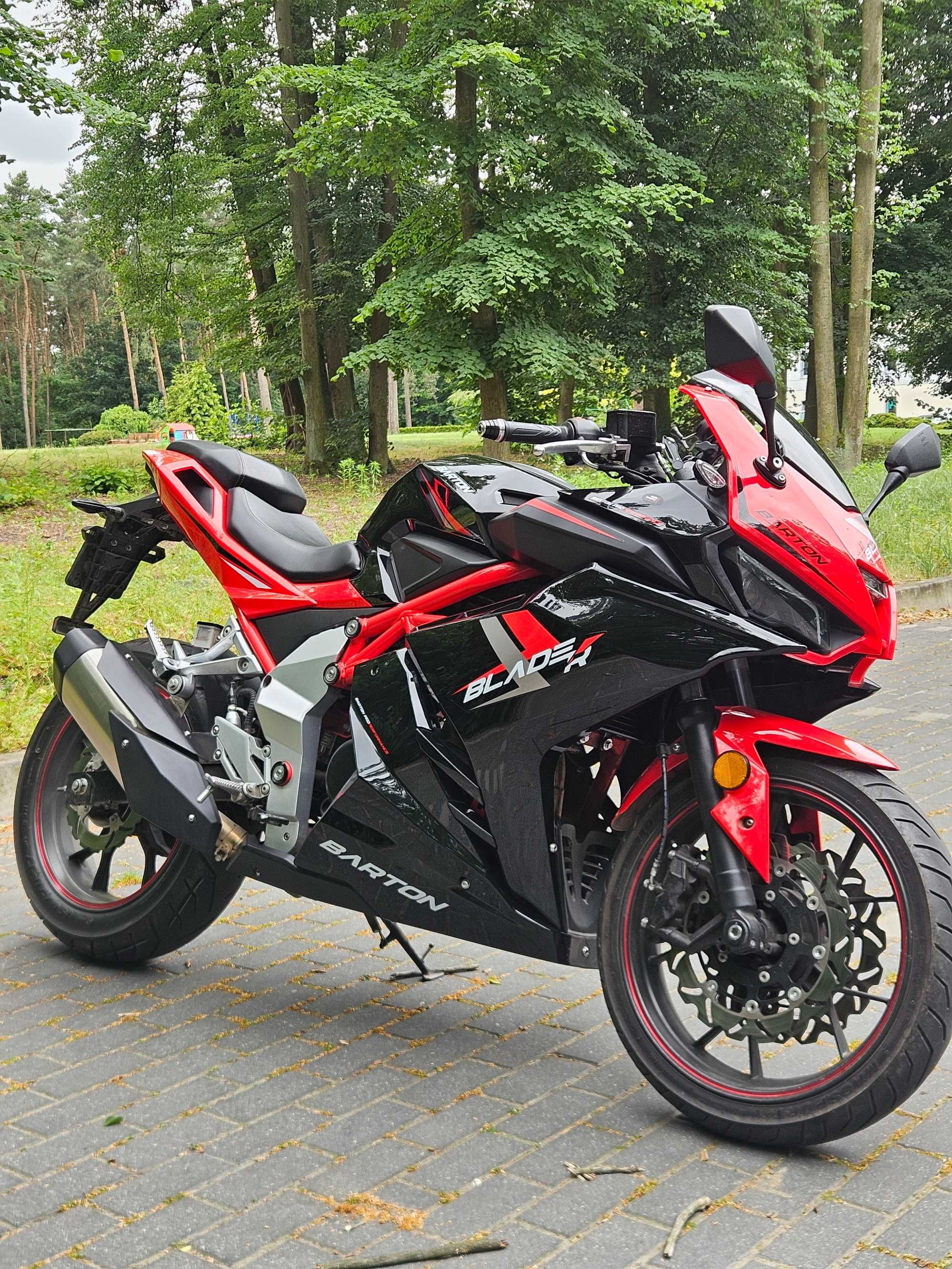 Barton Blade r-125