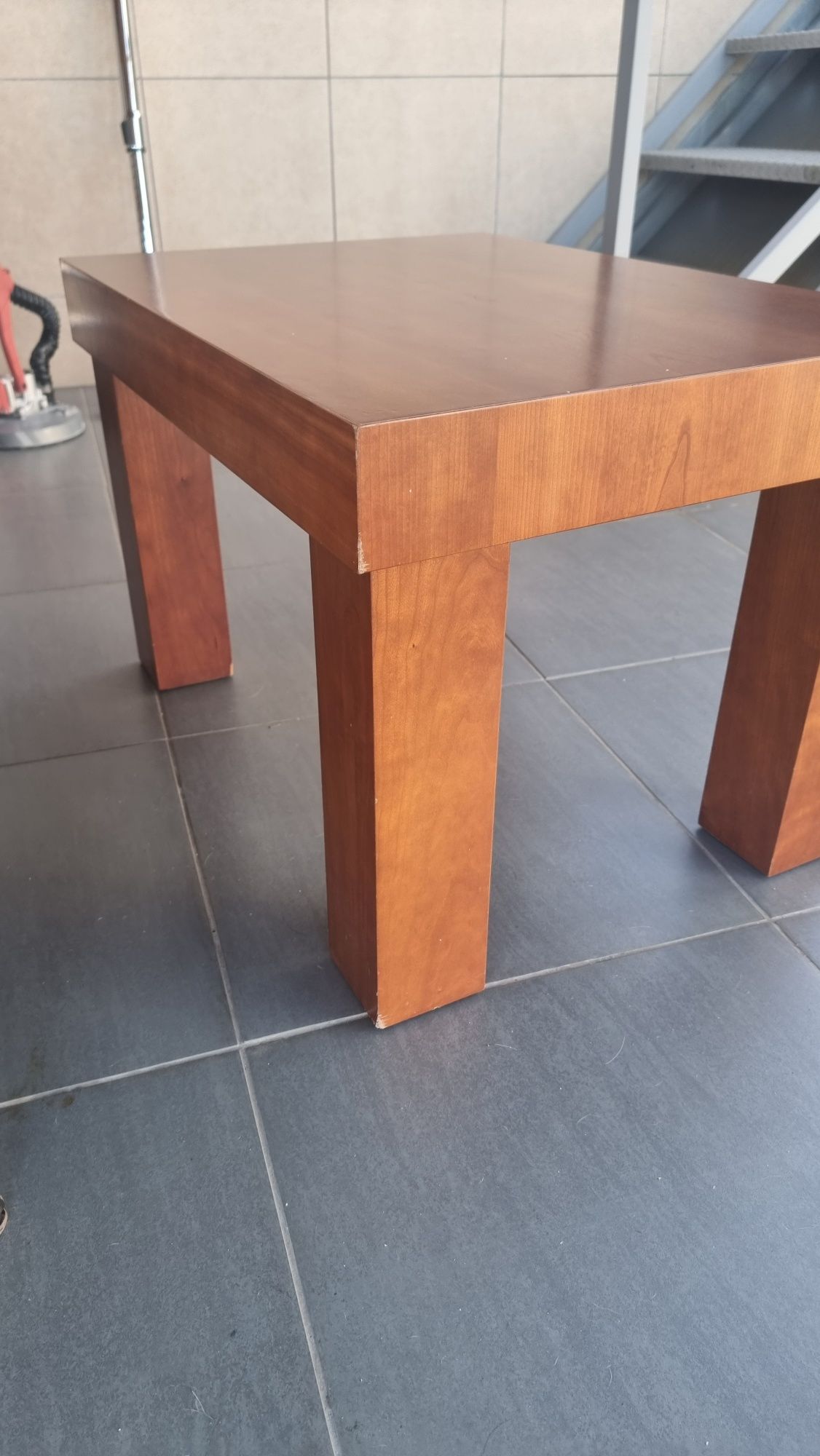 Mesa pequena sala
