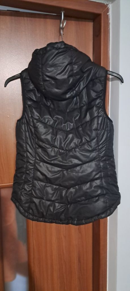 Kamizelka bezrekawnik H&M krotka czarna blyszczaca XS