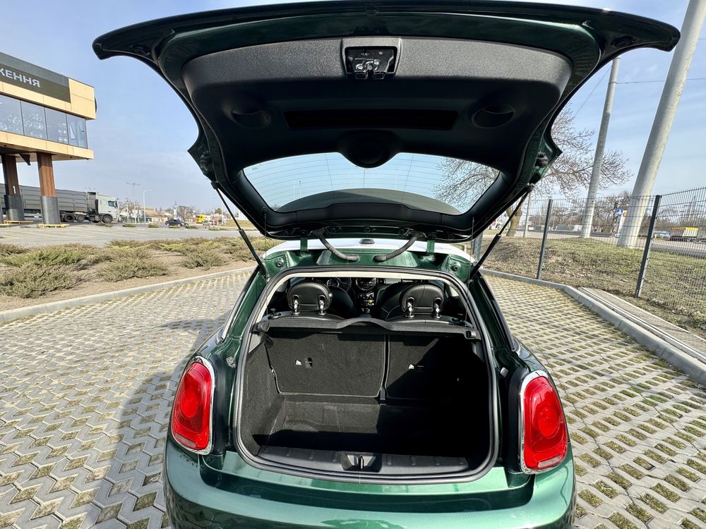 Продам Mini Cooper 1.5 автомат идеал