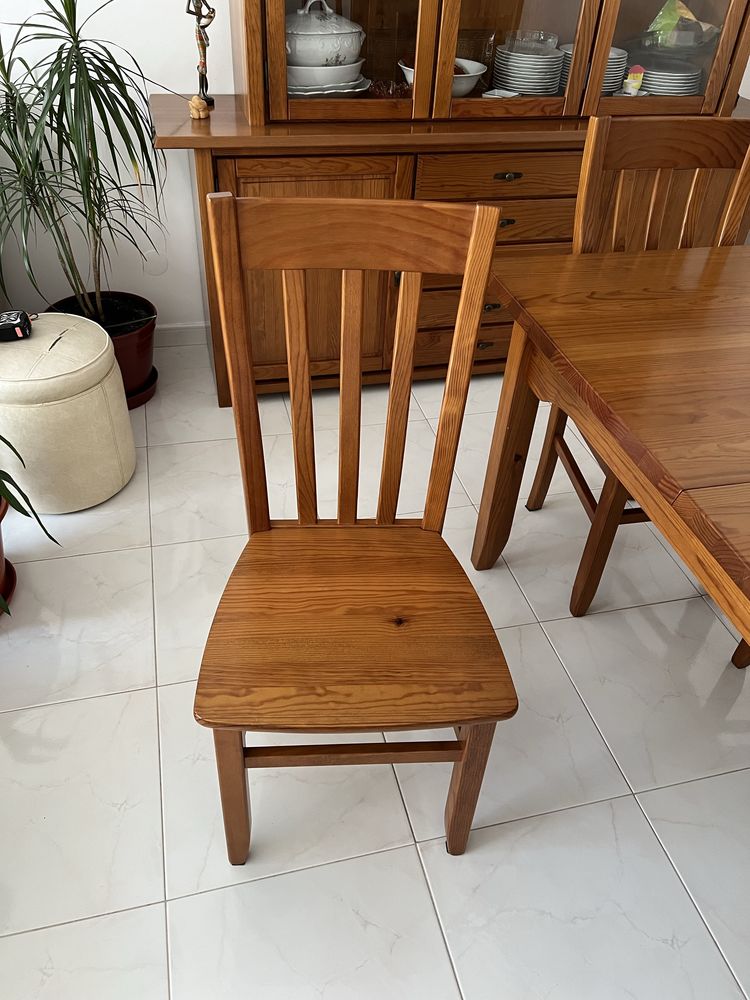 Mesa + 4 cadeiras