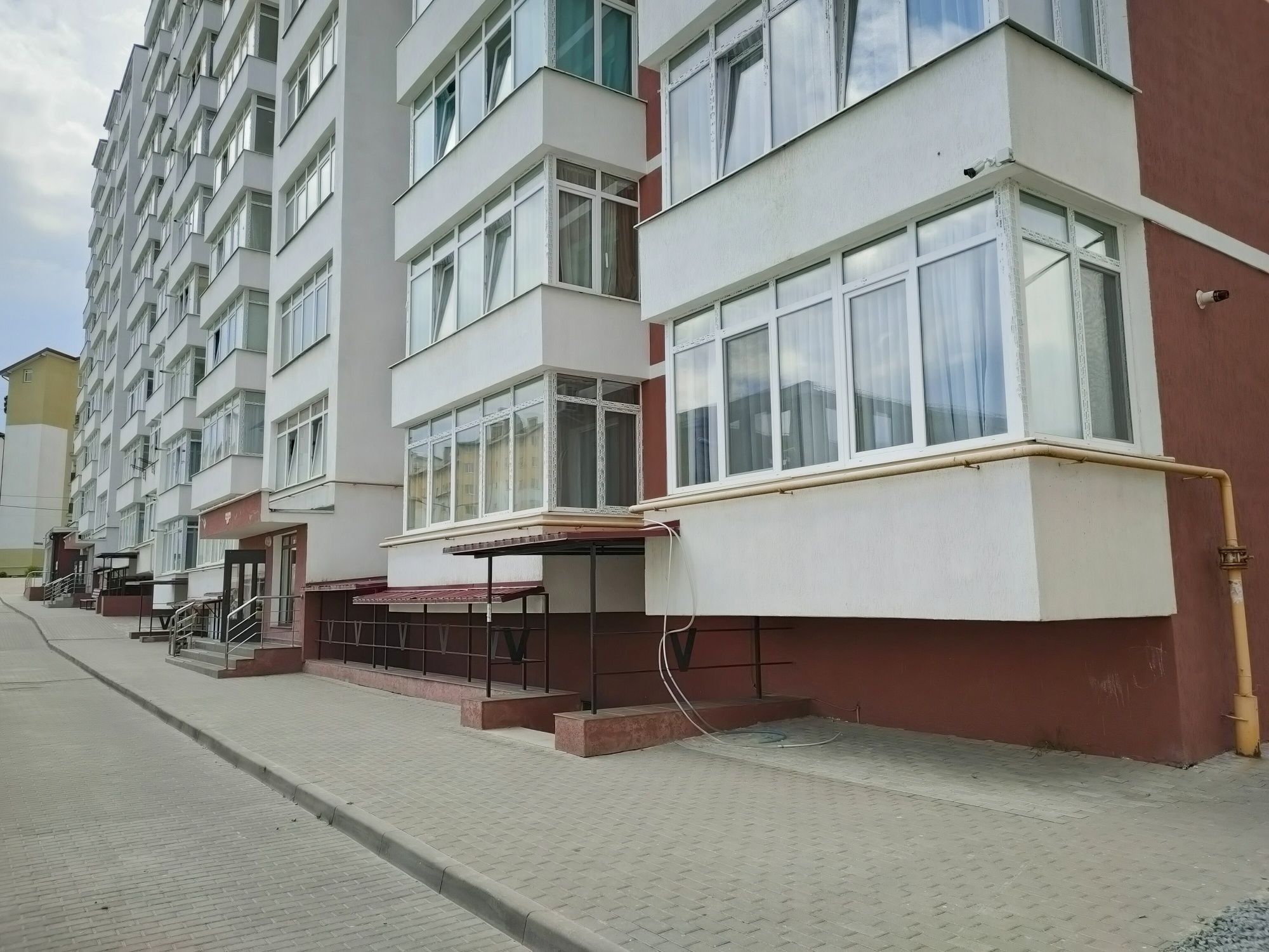 Власник. Приміщення в новобудові під кафе, магазин, склад, салонкраси