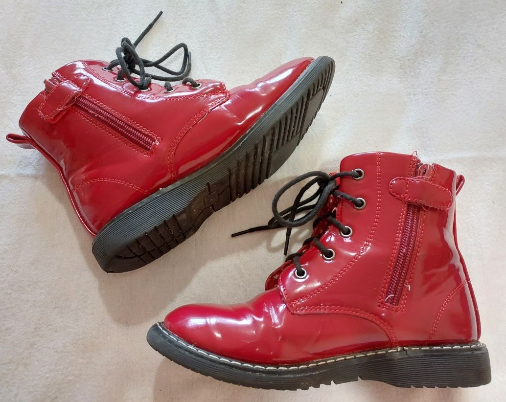 Botas Vermelhas, T32