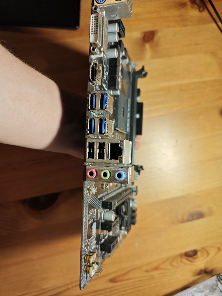 Płyta główna GIGABYTE GA-A320M-H.