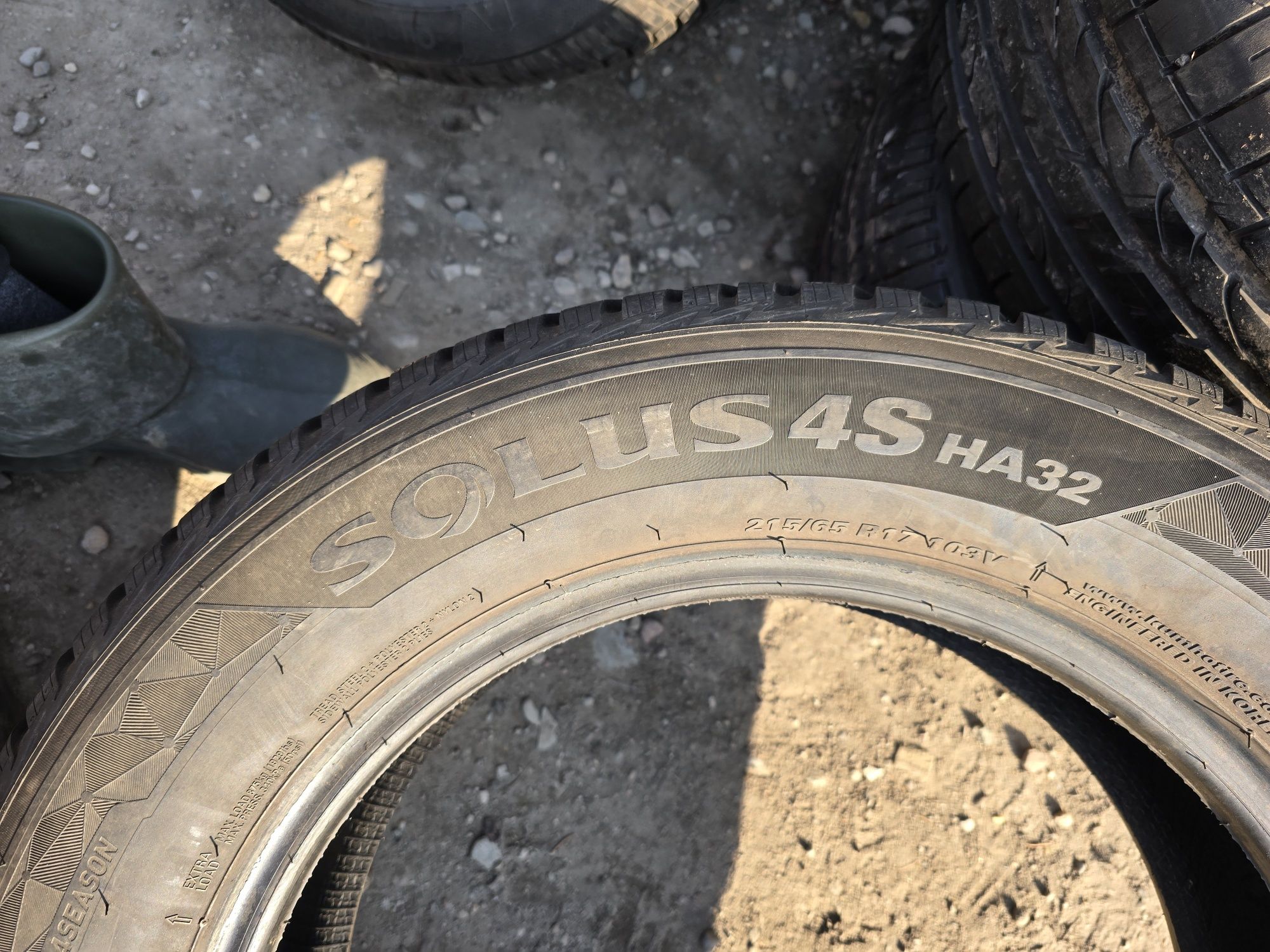 Sprzedam Opony Całoroczne Kumho Solus 4S 215/65r17 4 sztuki 2022r