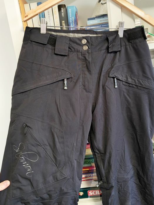 Damski zestaw na narty kurtka Helly Hansen oraz spodnie Salomon