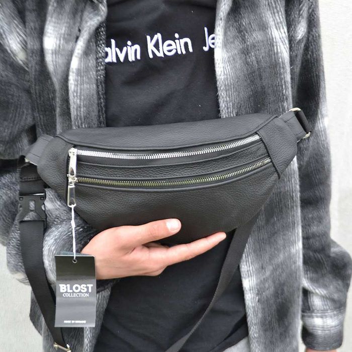 Качественная бананка из натуральной кожи. Цвет: чёрный