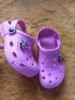 Crocs chinelos menina tam 29