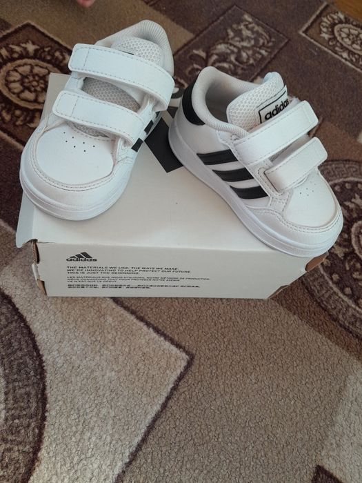 Продаж дитячих кросівок Adidas оригінал