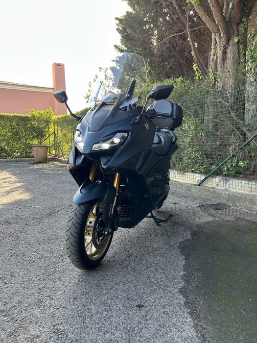 Com apenas 300 kms - T-Max 560 Tech Max