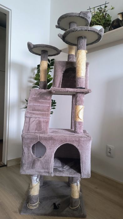 Drapak-domek dla kota