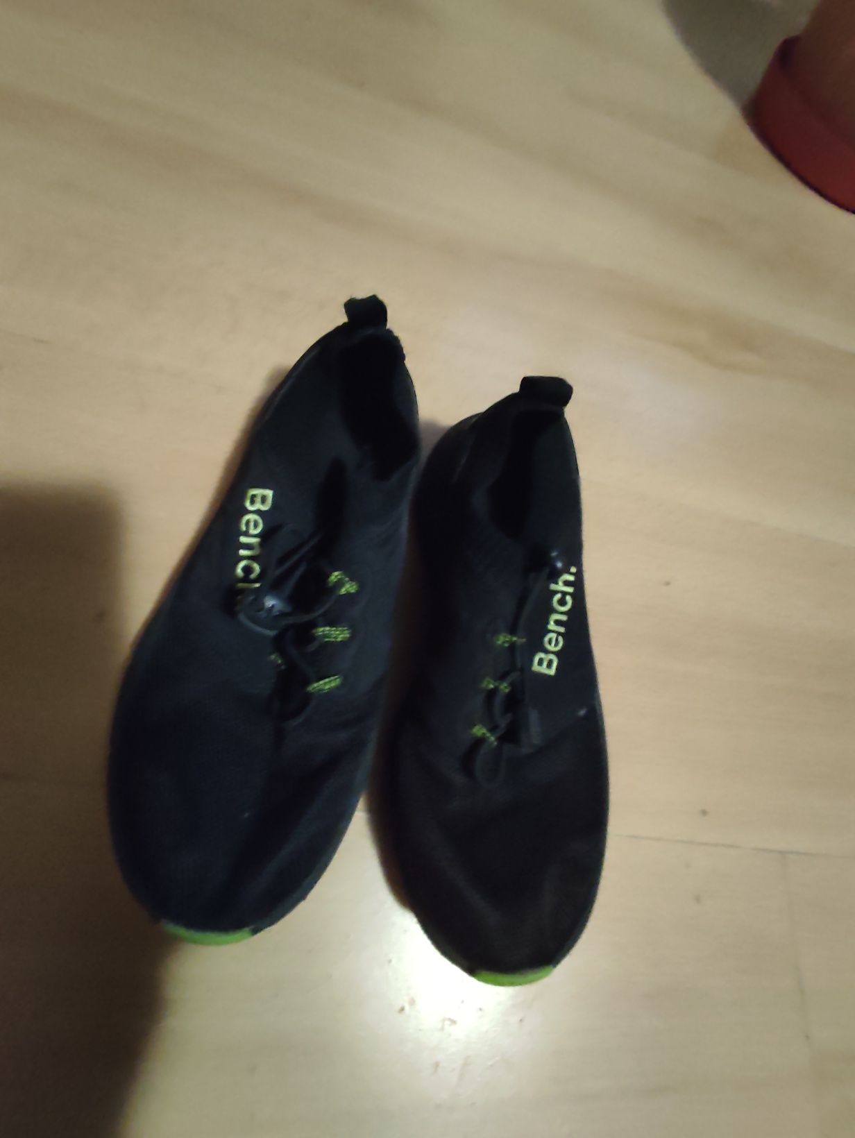 Sprzedam buty chłopięce Bench rozmiar 34