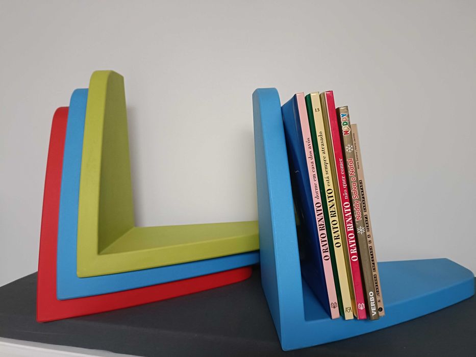 Prateleiras de parede em L