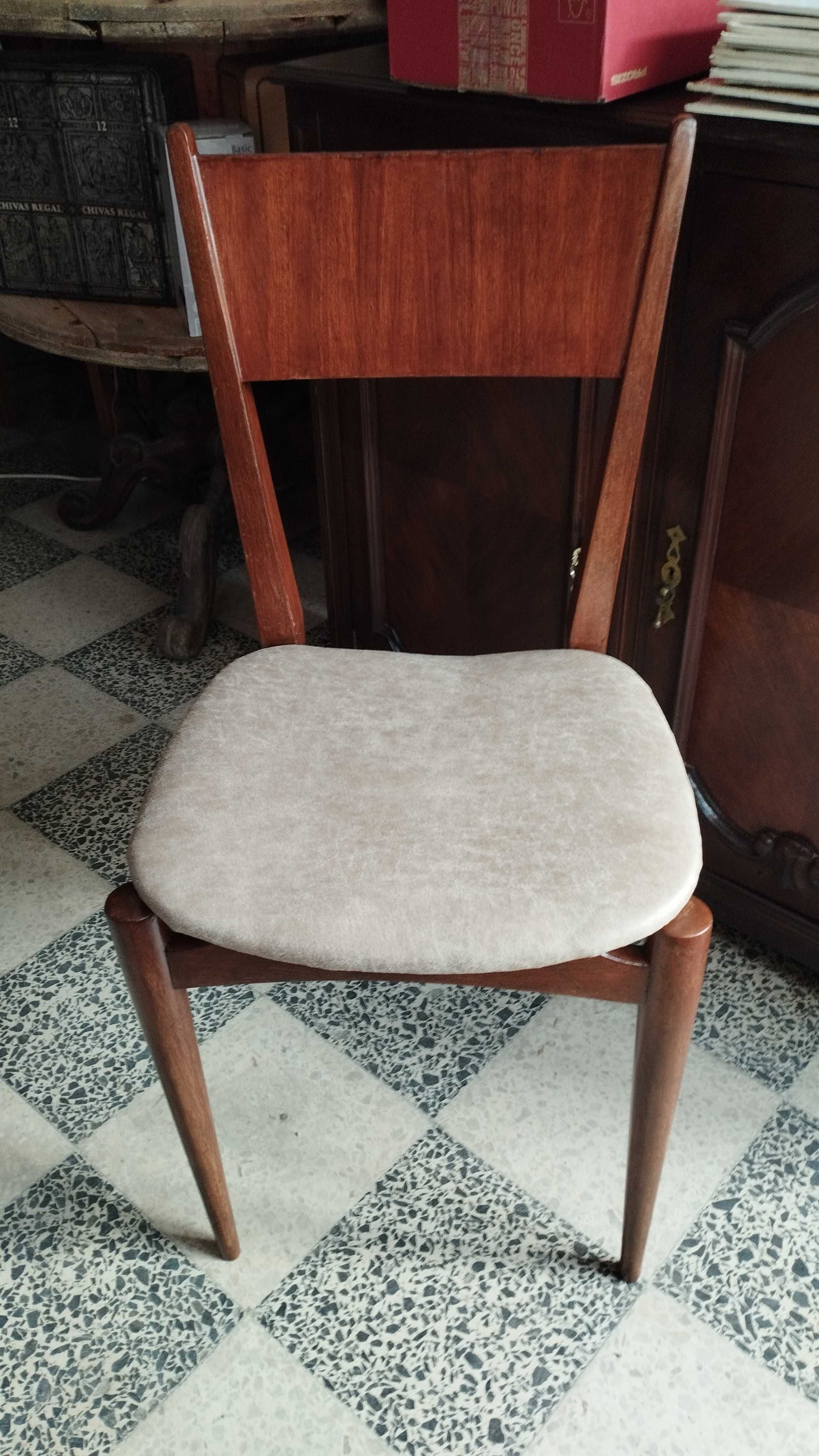 Cadeira nórdica anos 60