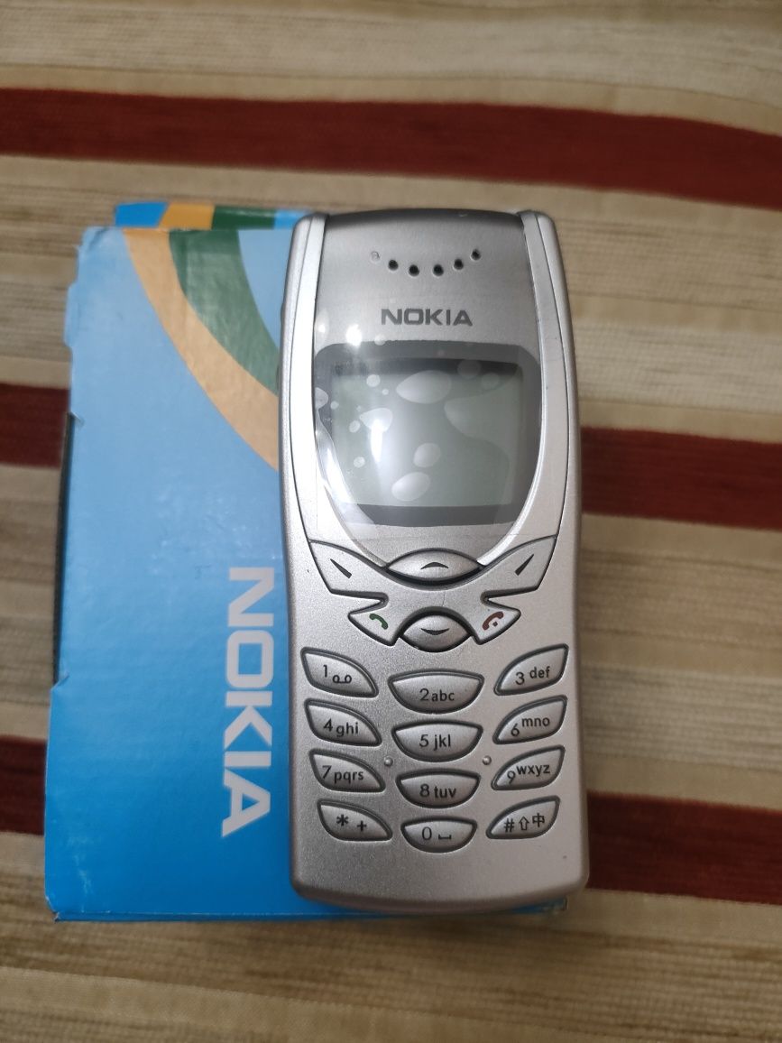 Продам новий телефон Nokia 8250