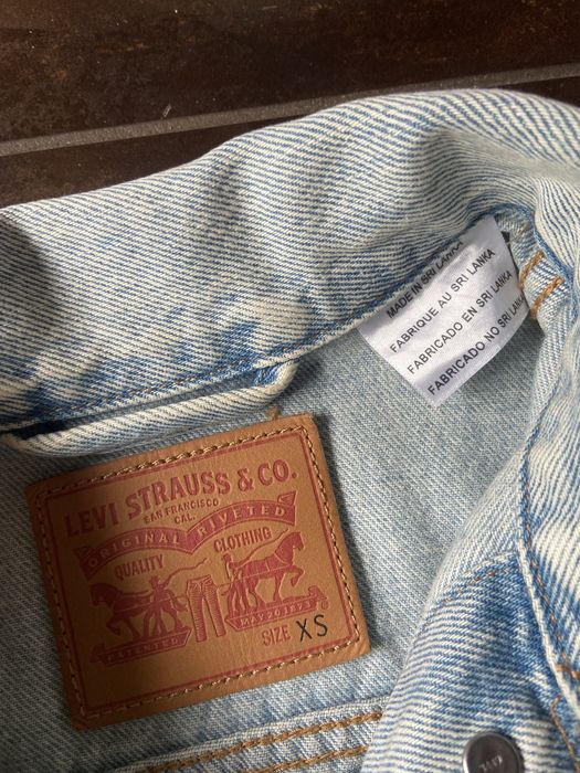 Kstana jesns Levis XS