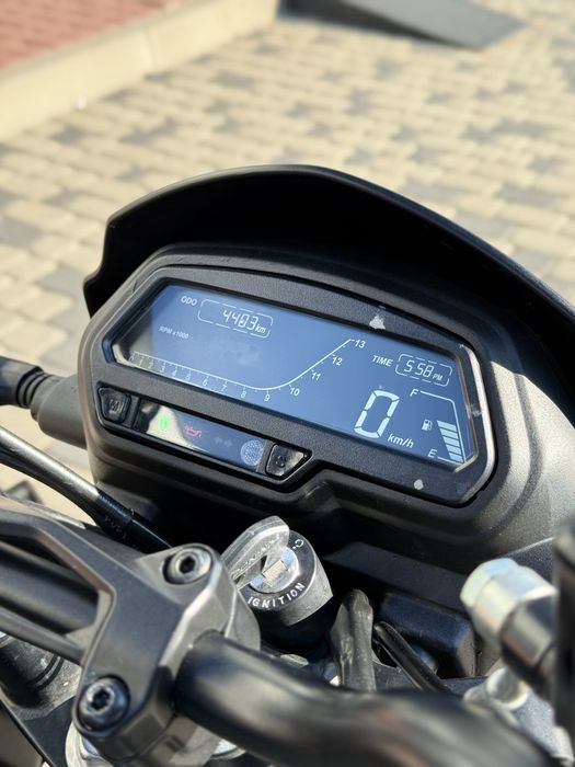 Bajaj Dominar 400 (баджадж домінар 400)