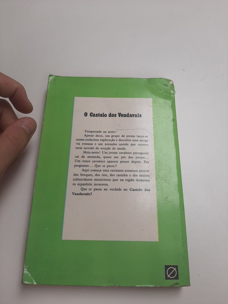 Livro o castelo dos vendavais jean louis foncine safari aventura