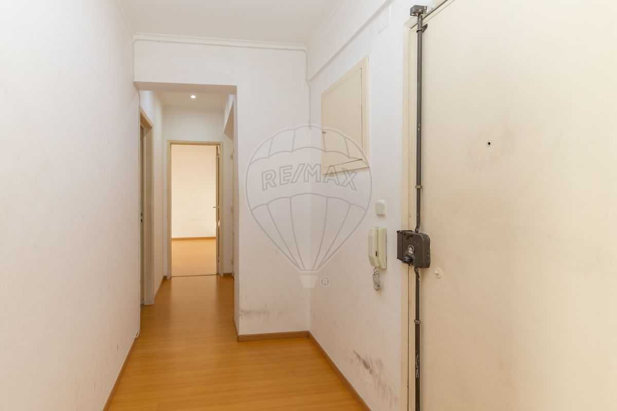 Apartamento T2 à venda em Torre da Marinha
