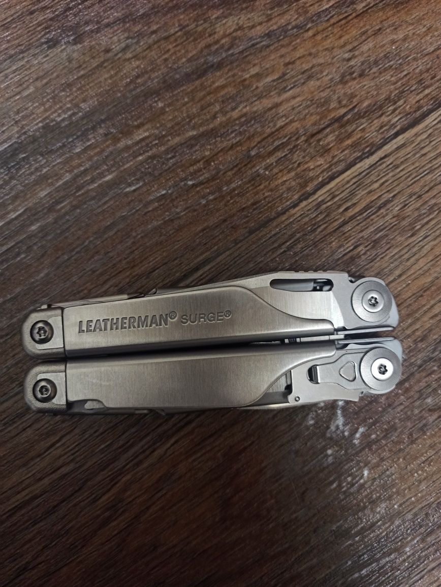 Мультитул Leatherman SURGE 21 функция