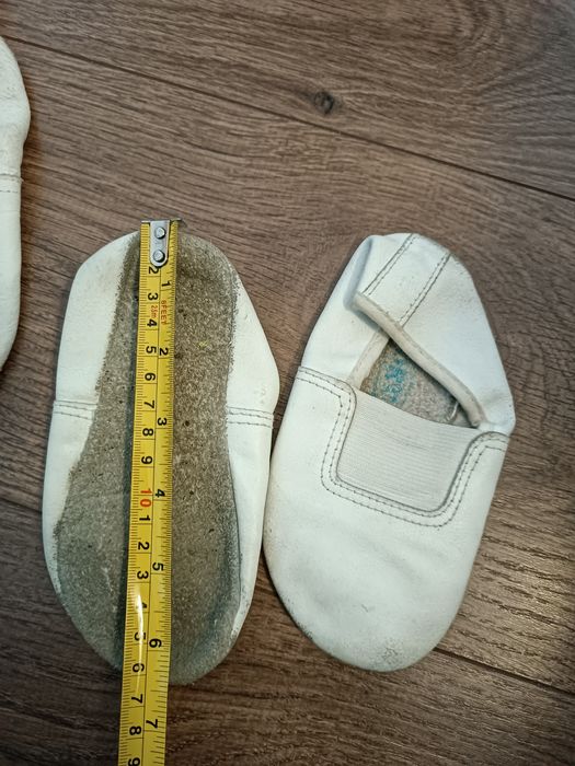 Чешки спортивные ,для танцев, выступления б.у.,стелька 17-22см