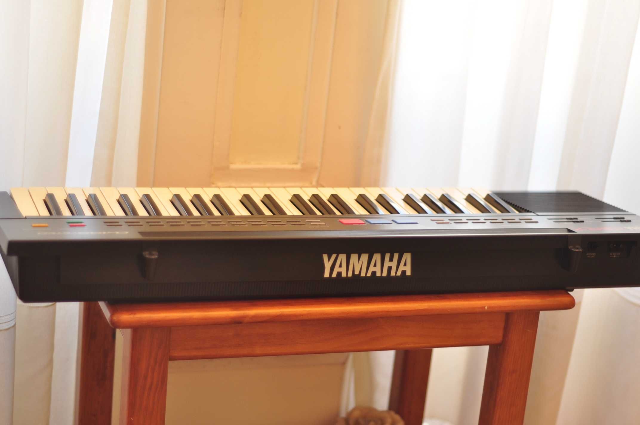 teclado Yamaha PSR-7 (80's keyboard with lush FM!)
