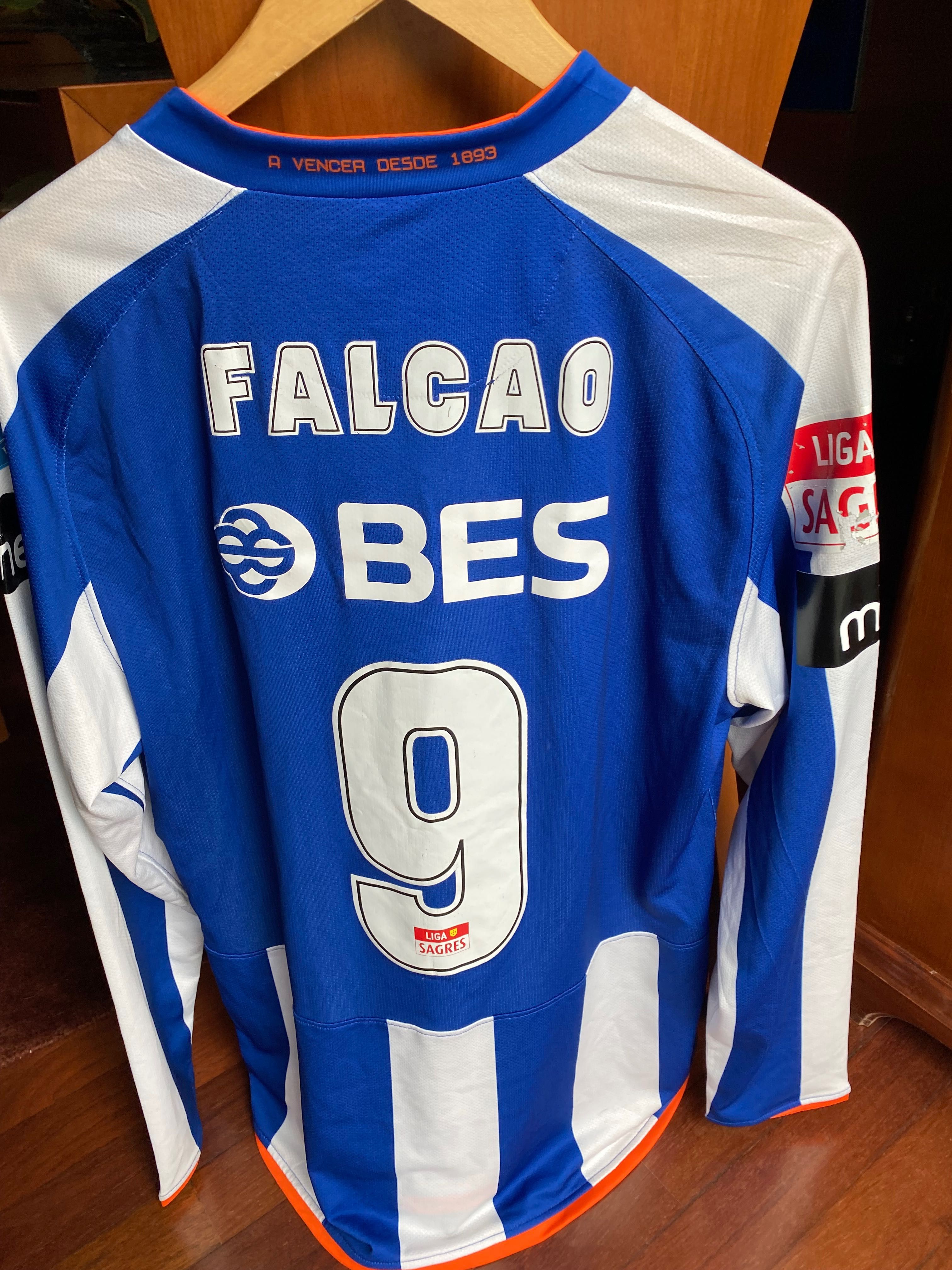 Camisola FC Porto autografada Falcão