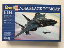 Model do sklejania Revell 04029 samolot Black Tomcat