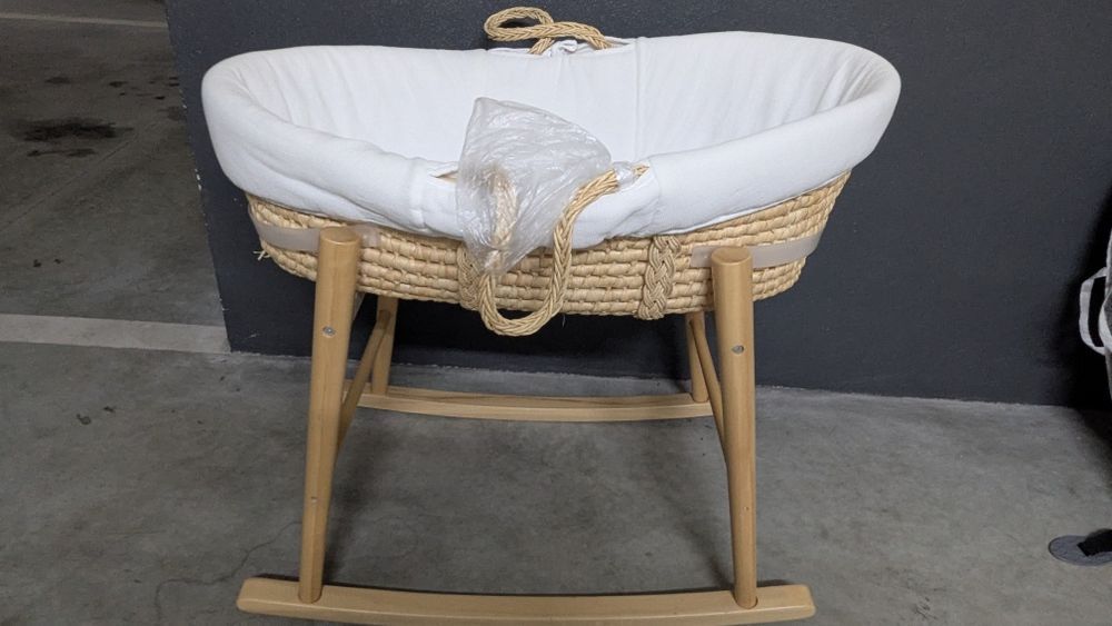 Berço de Bebé em Palha