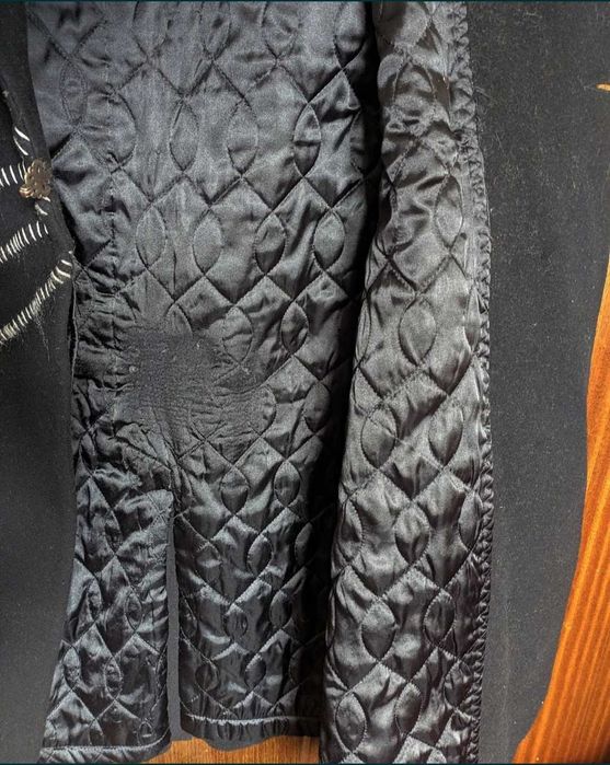 Пальто жіноче чорне з хутром