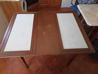 Mesa de madeira de tampo extensível