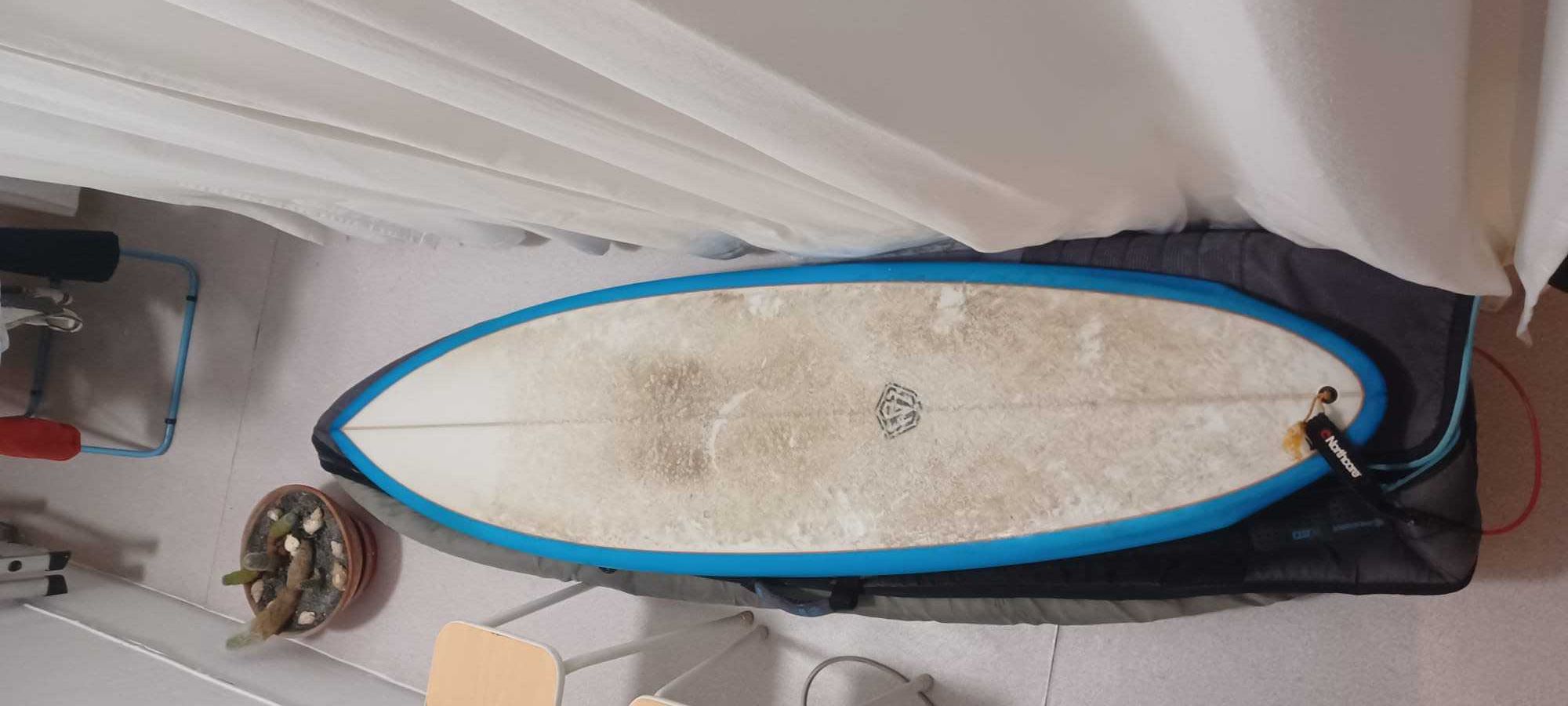 Prancha de single fin (6'4")