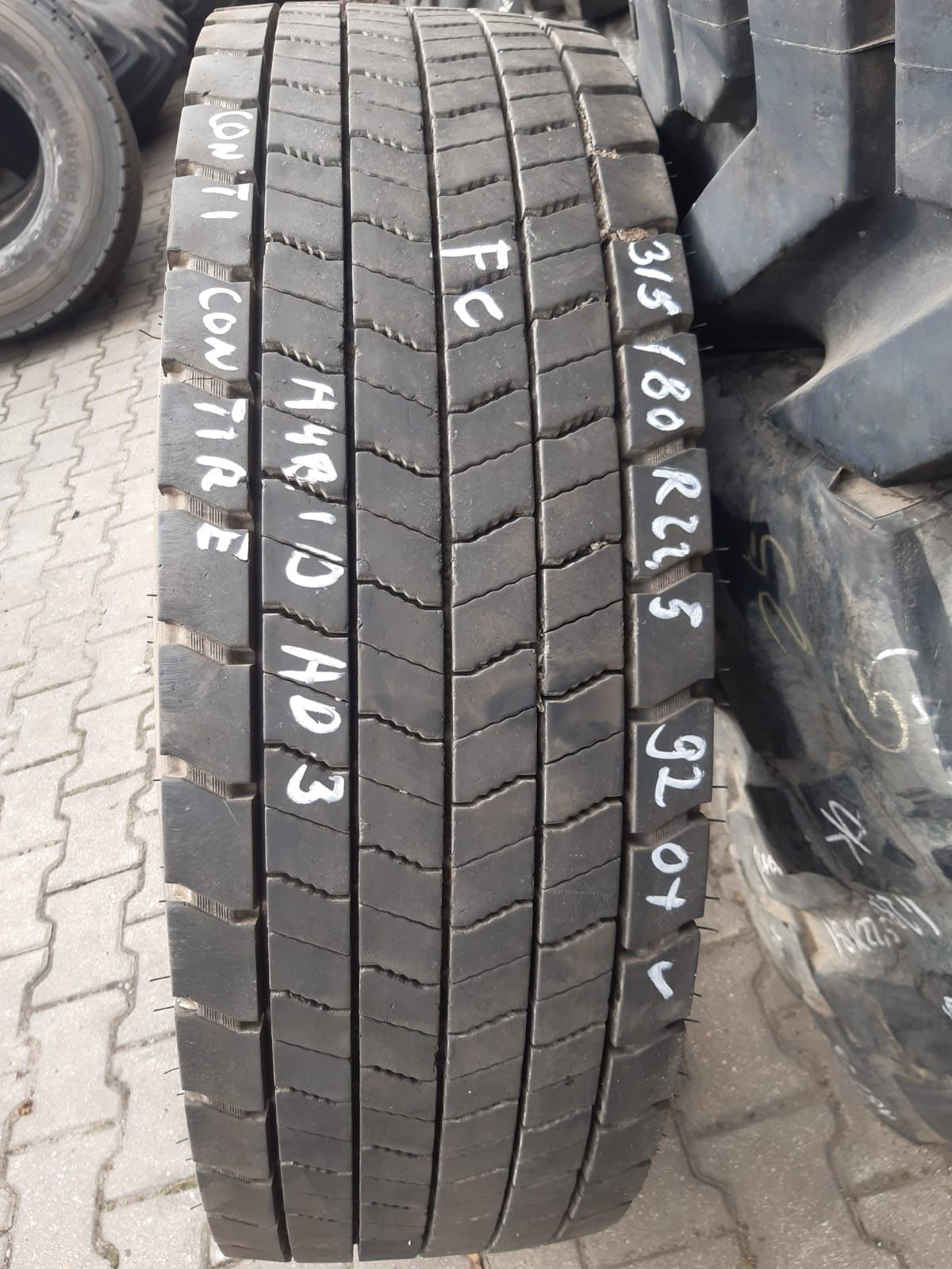 Komplet 315/80R22.5 Continental