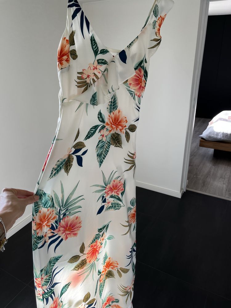 Sukienka marki Guess