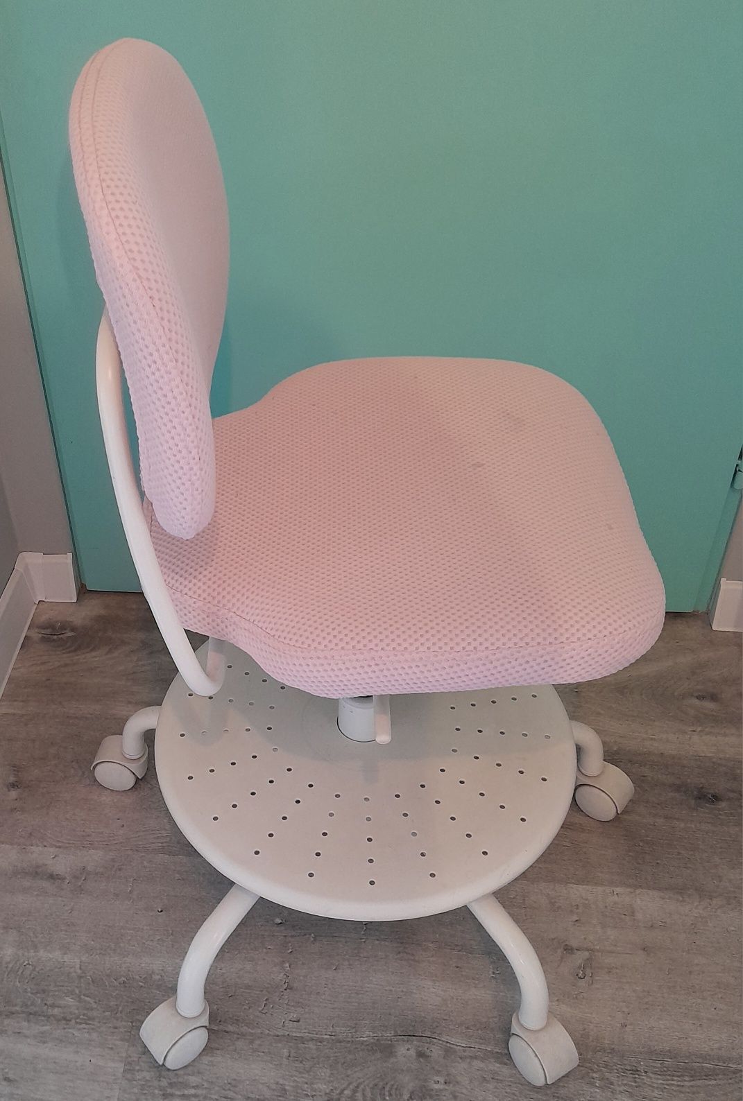 Krzesło do biurka vimont,Ikea,różowe