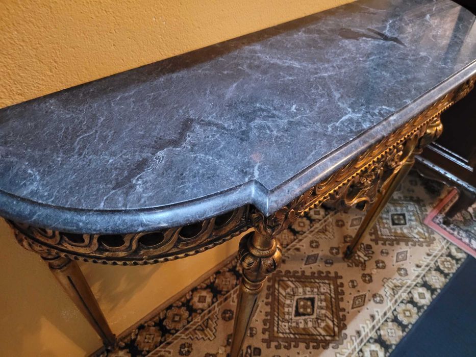 Consola em madeira com tampo em pedra - ótimo estado