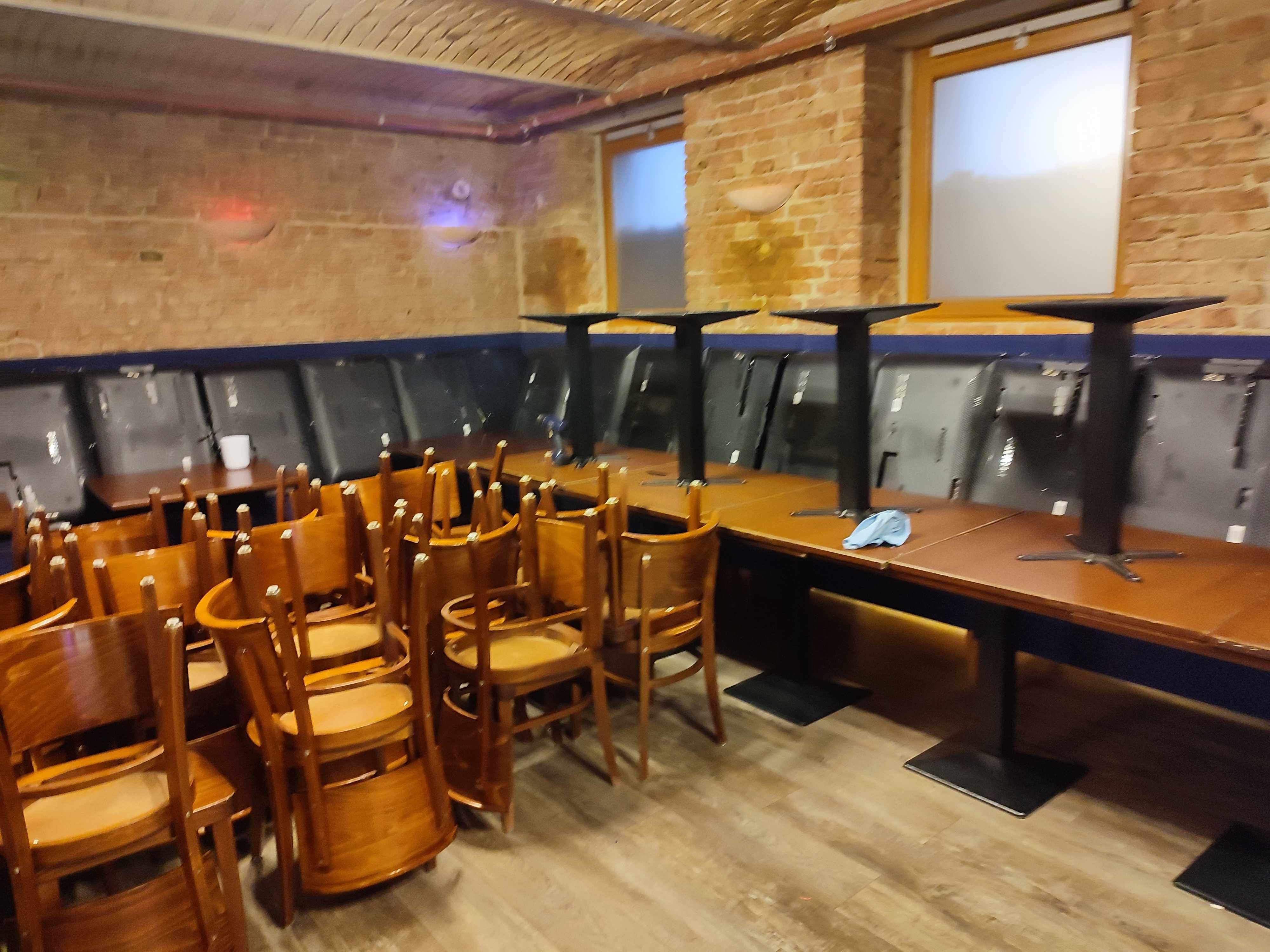 Stoły 4 stoły stół drewniane żeliwo żeliwne Restauracja Bar