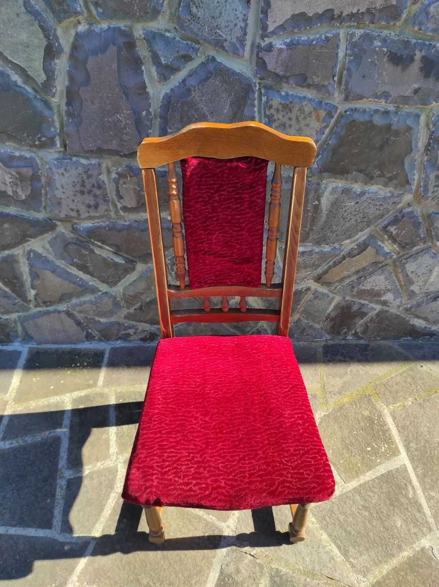 Продам стільці (дуб, бук)