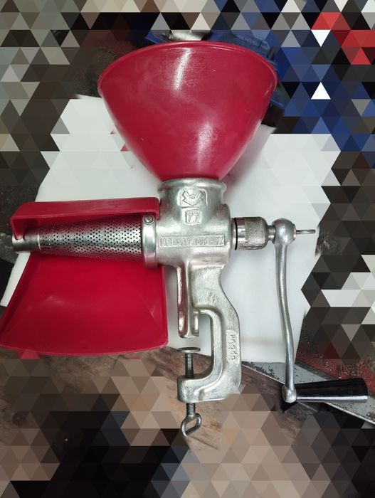 Соковижималка чавунна для томатів Мотор Січ СБЧ1