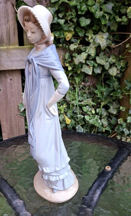 Figurka porcelanowa NAO Lladró 31 cm