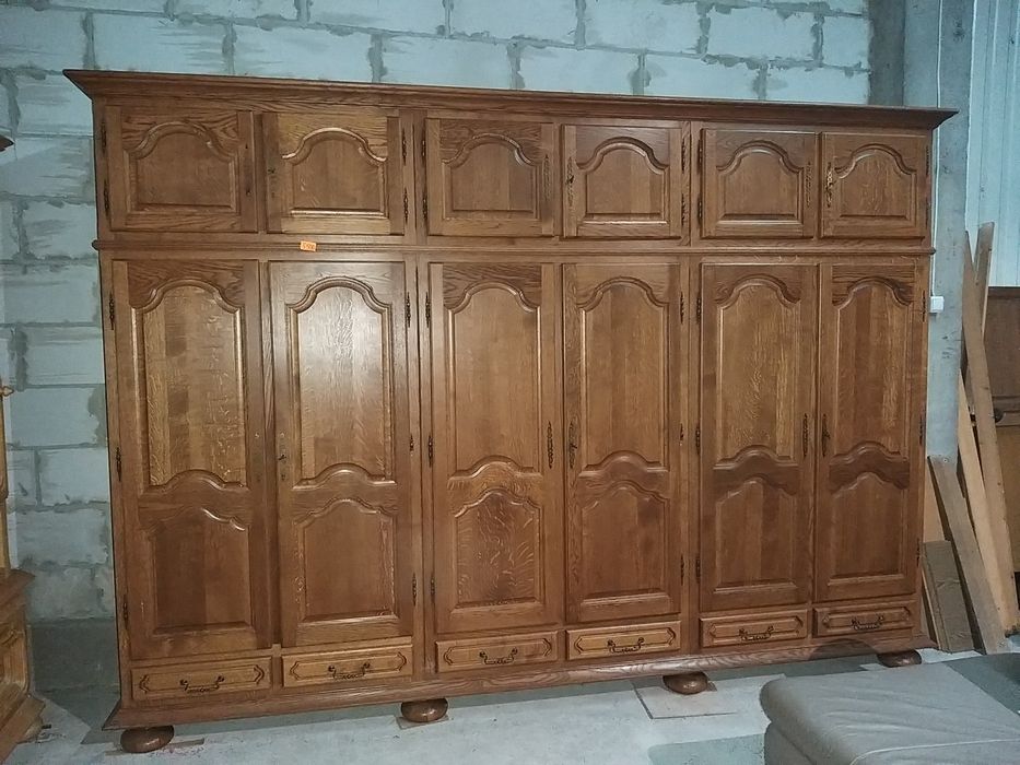 Szafa 6-drzwiowa dł.330 cm, wys.232 cm szulady półki drążki pojemna