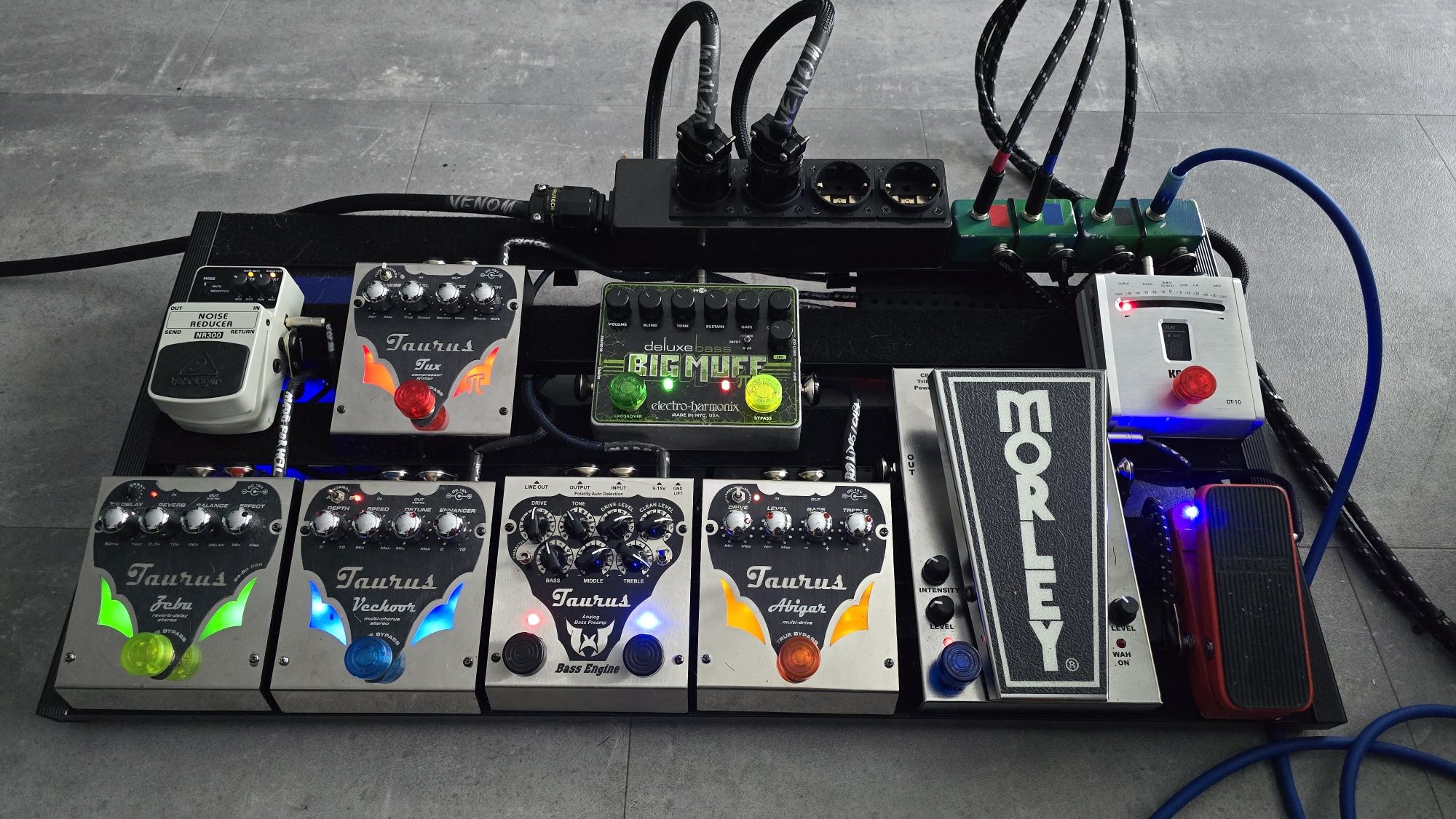 Pedalboard do basu, Taurus, Morley, Korg, Electro Harmonix