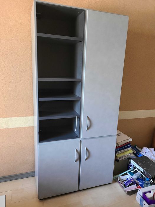 Продам офісні меблі:столи,шафи,стелажі,тумбочки,сейфи
