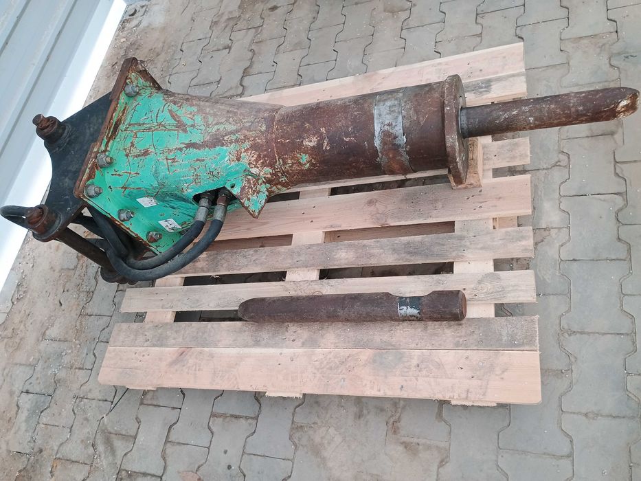 Młot hydrauliczny MONTABERT SC36