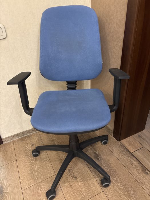 Крісло учнівське