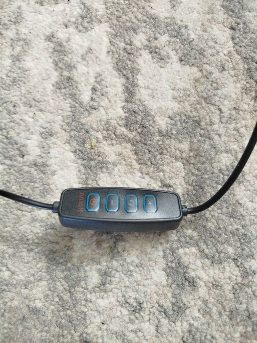 Кільцева лампа нова