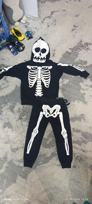 Куртка Костюм на 3-5 рочків Черевики Босоніжки