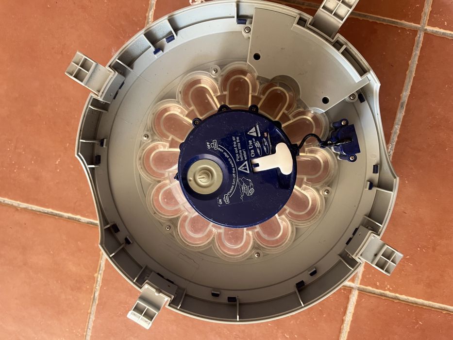 ROBOT limpa fundos piscina bateria rbr60 Wetrunner Gre