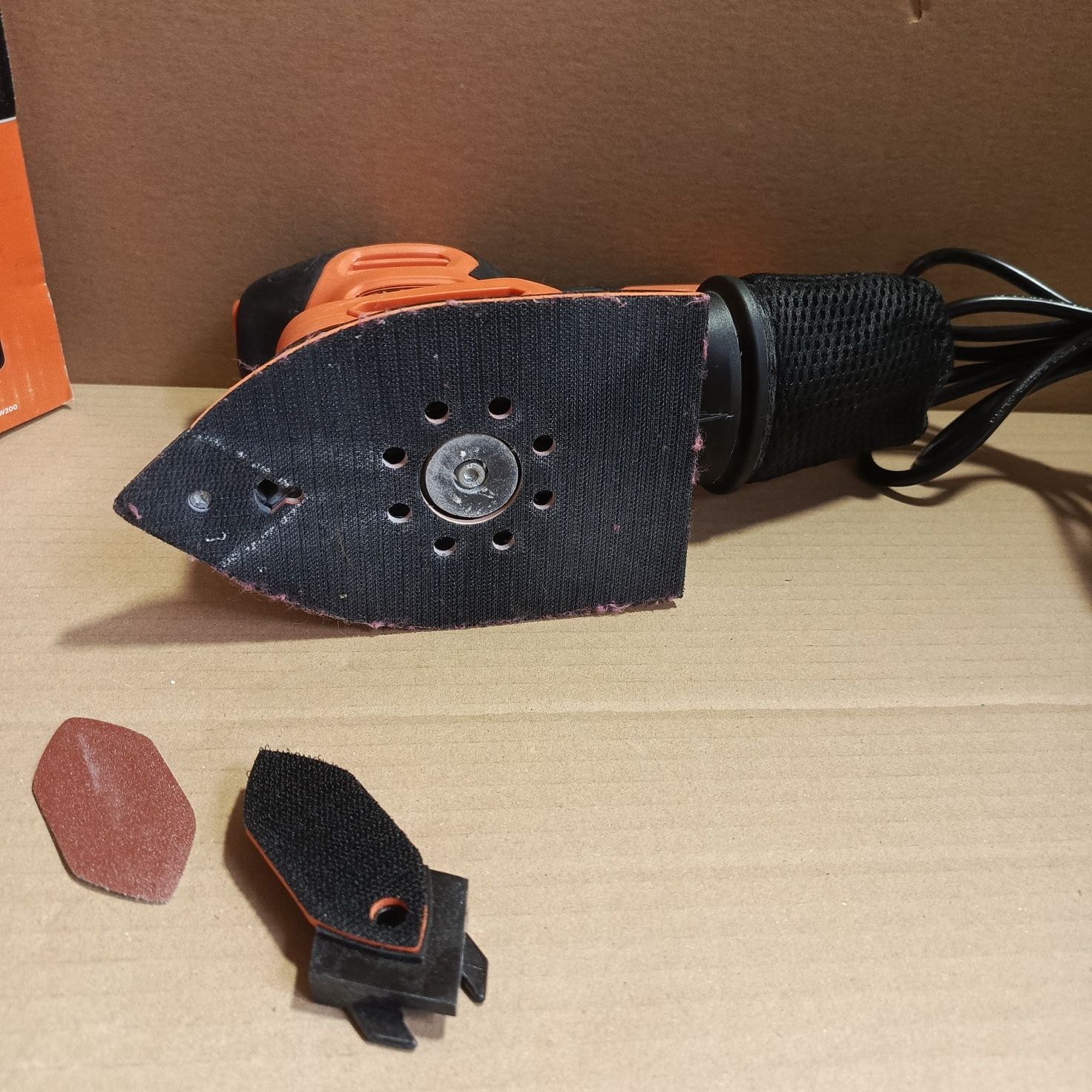 Szlifierka oscylacyjna mimośrodowa delta Black decker bew200 4w1