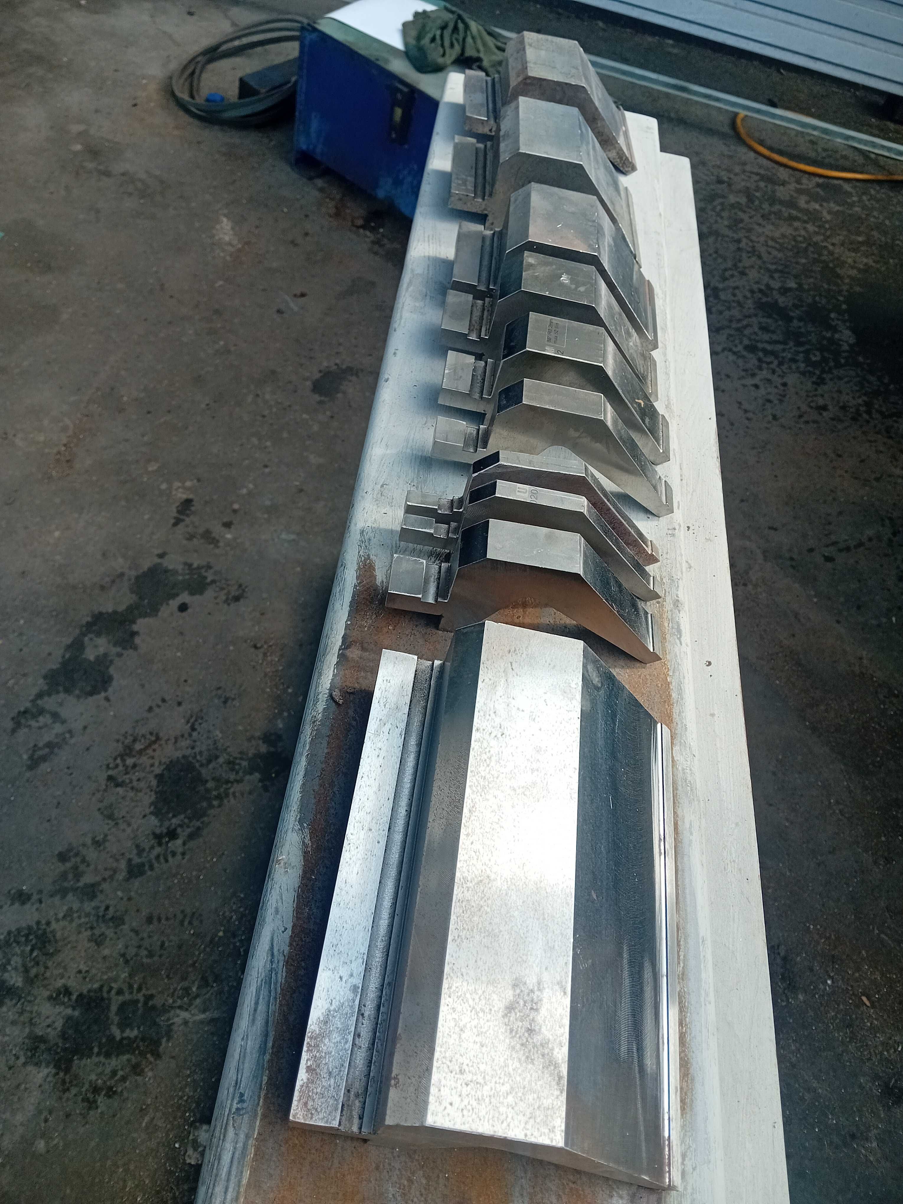 Conjunto de punções tipo pescoço de cavalo  Novos